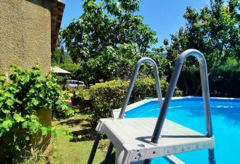 Jardin d amis has Balcony rooms