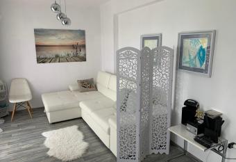 Oasis by the Sea has Balcony rooms