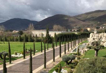 Green Park Hotel has Balcony rooms