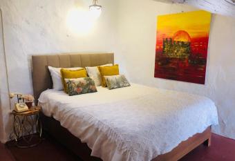 Casa Medieval allows 18 year olds to book a room