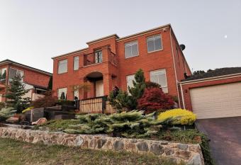 Japanese Bonsai Garden 2 Rooms allows 18 year olds to book a room
