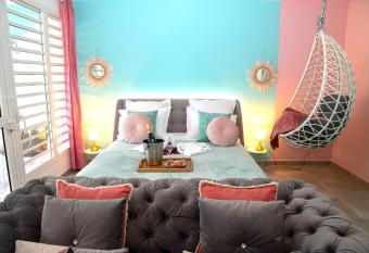 Nuage & Cocon allows 18 year olds to book a room