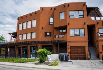 Summer Beach Vacation Home has Balcony rooms