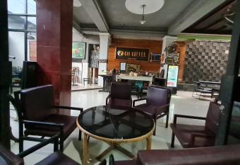 Acirasa Homestay Medan allows 18 year olds to book a room