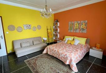 Casa Adele has Balcony rooms