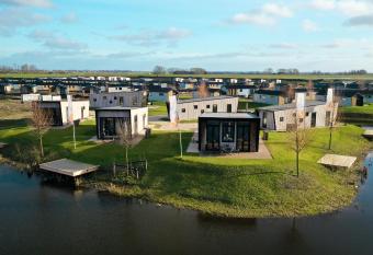 EuroParcs De IJssel Eilanden allows 18 year olds to book a room