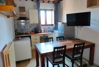 Da Ale - In centro a San Benedetto allows 18 year olds to book a room