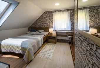 Sz  rke Vend  gh  z Balatonkenes  n has Balcony rooms