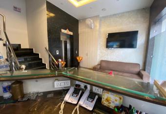 Hotel Shivvoy Inn By WB Inn allows 18 year olds to book a room