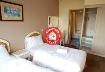 OYO Home 90533 Nomadic Town Condo allows 18 year olds to book a room