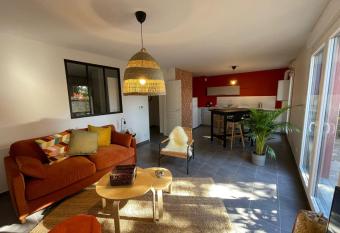 La Cabane du Loft has Balcony rooms