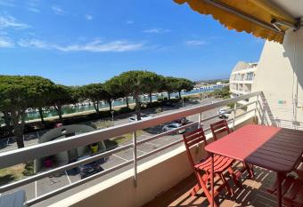 La Lagune allows 18 year olds to book a room