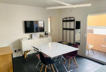 Logement entier - Plein centre has Balcony rooms