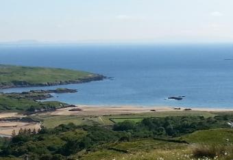 Two bed bungalow with sunroom and stunning views has Balcony rooms