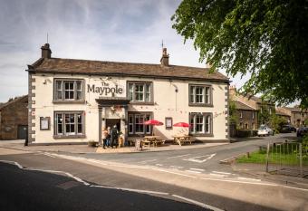 Maypole Inn allows 18 year olds to book a room