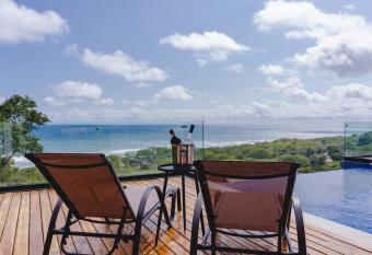 Casa Nina Santa Teresa allows 18 year olds to book a room