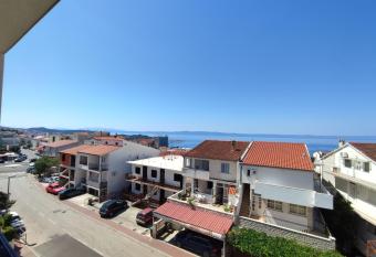 Apartman Sunnyside has Balcony rooms