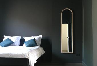 Maison Georges allows 18 year olds to book a room