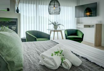 Les Lofts du Lac des Sables 4 allows 18 year olds to book a room