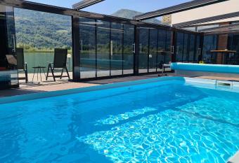 MONTEKARLO NA DRINI has Balcony rooms