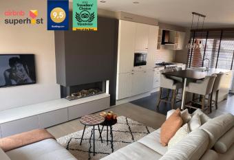 -AYANA SUITE- 2 BEDROOM SUITE WITH GARAGE KNOKKE has Balcony rooms