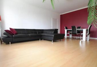 Cozy apartment in super quiet area has Balcony rooms