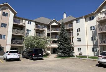 Chris Cozy Condo Commonwealth Edmonton allows 18 year olds to book a room