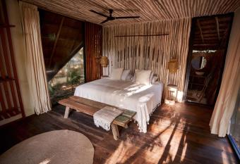 Kapok Bacalar - Plant Based Hotel has Balcony rooms