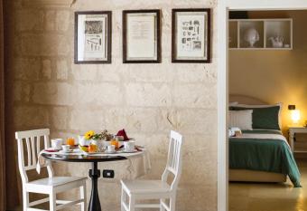 Corte Dei Francesi has Balcony rooms