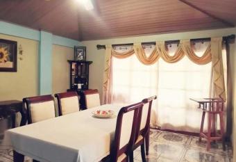 Villa Vacacional Palma allows 18 year olds to book a room