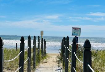 Beach Boutique Apartment allows 18 year olds to book a room