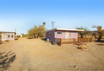 Purple Homesteader has Balcony rooms
