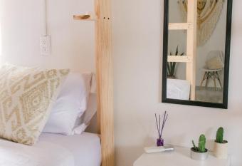 Sayunique Boutique Hostal allows 18 year olds to book a room