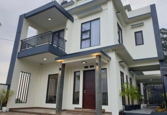Goy Villa Lembang with aesthetic view and vibes has Balcony rooms