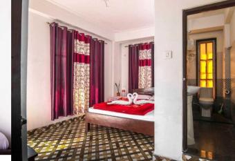 OYO Home 89614 Valentino Bethharan Homestay allows 18 year olds to book a room