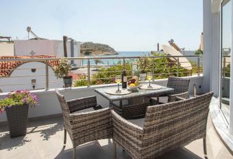 Haraki Blue Dream Luxury Apartments has Balcony rooms