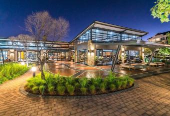 Waterfall Two-Bedroom Apartment has Balcony rooms