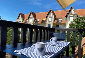 Escapade marine     l Abri C  tier  has Balcony rooms