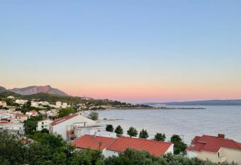 Apartment Mandarina has Balcony rooms