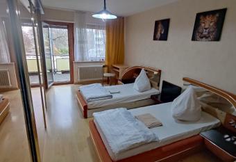 K  men 2 Zimmer has Balcony rooms