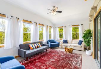 River Access Cabin with Hot Tub, Fire Pit, & WiFi! has Balcony rooms