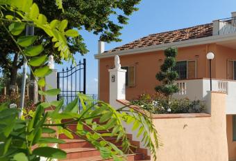 Tenuta dei Biondi Ulivi B&B allows 18 year olds to book a room