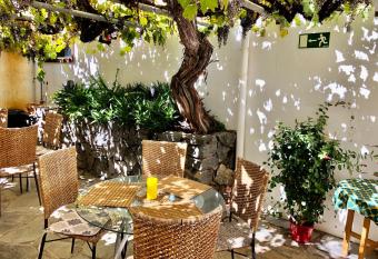 Hotel Rural Vilaflor Self check in 24h allows 18 year olds to book a room