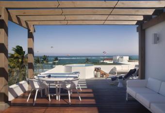 Ultravioleta Boutique Residences has rooms with a private hot tub