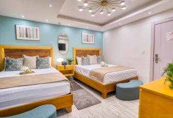 Melina Hotel allows 18 year olds to book a room