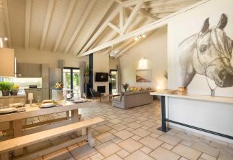 Casa Serenity has Balcony rooms