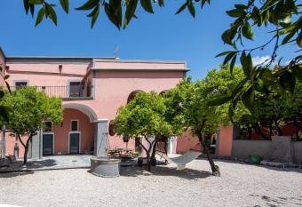 Palazzo d Aquino has Balcony rooms