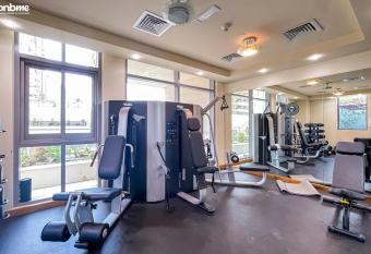 bnbmehomes - Stunning Marina Views amongst Marina Sky Rises - 603 has rooms with a private hot tub