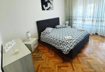 Love Loft casa vacanza lecco has Balcony rooms