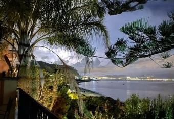 Maison Canop  e has Balcony rooms